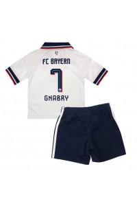 Bayern Munich Serge Gnabry #7 Jalkapallovaatteet Lasten Vieraspeliasu 2026-27 Lyhythihainen (+ Lyhyet housut)